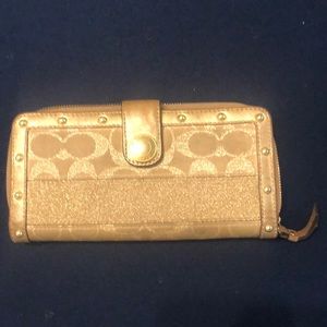 Worn Coach wallet (gold)
